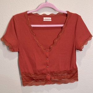 Urban Outfitters - burnt orange cropped blouse 🍑